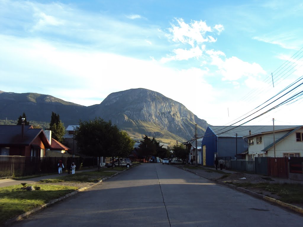 Cerro Divisadero desde calle 12 de Octubre by ferrofreddy