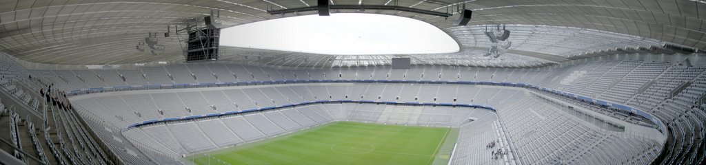 Panoramafoto In der Allianz-Arena by nnyseb