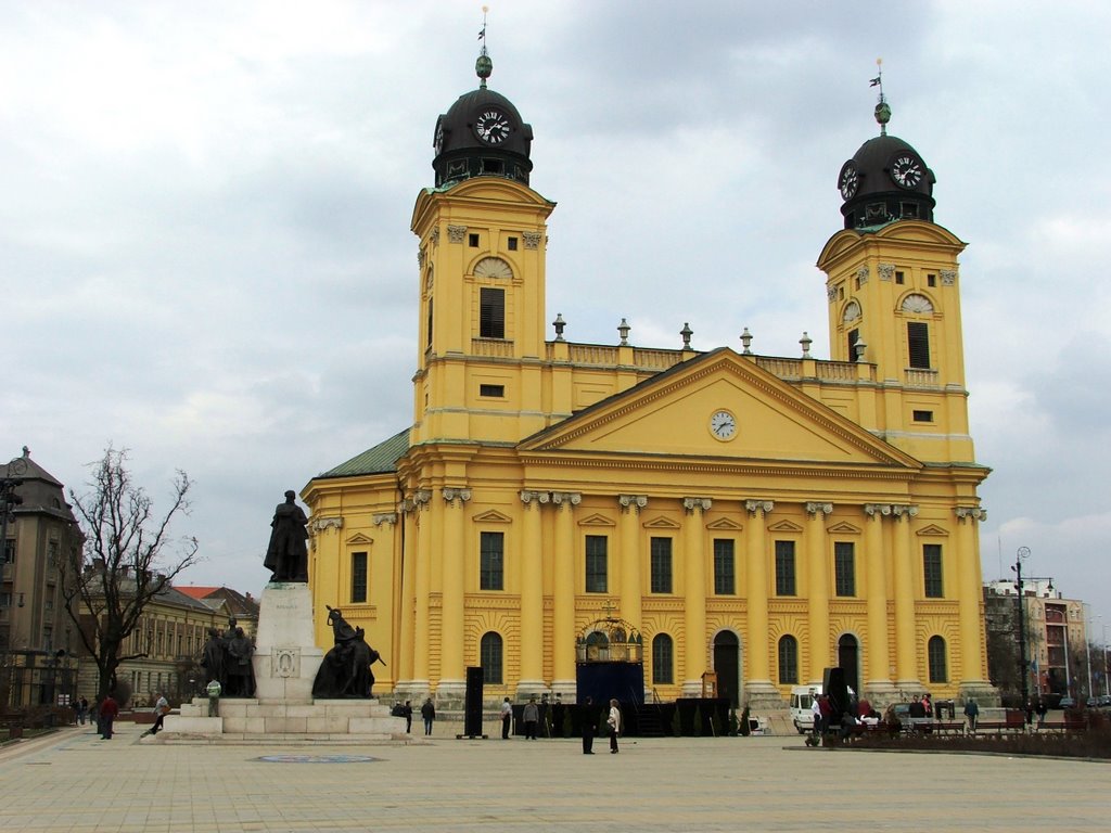 Debrecen nagytemplom by László Pató