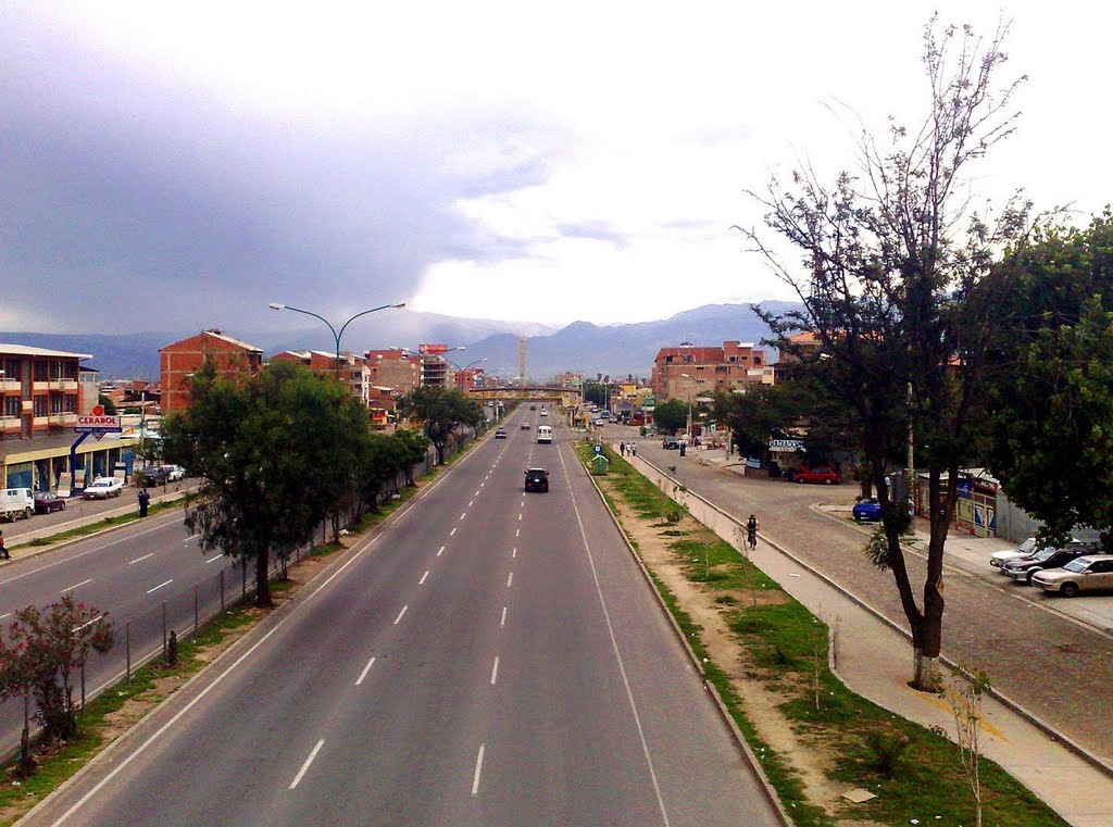 AV. BLANCO GALINDO (marcelobo's pic) by W. Franklin Ovando F. (EVILE)