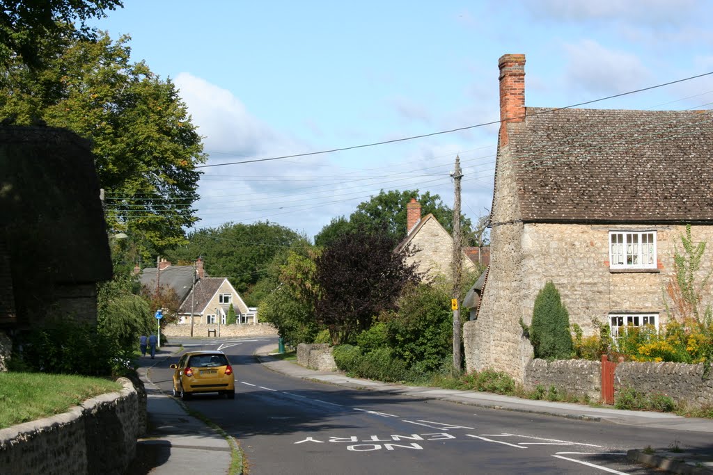 High Street, Cumnor, Oxfordshire by Roger Sweet