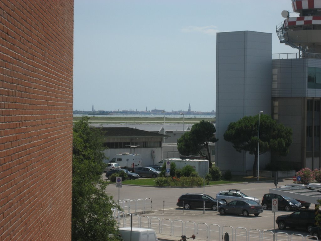 Venezia from Marco Polo Airport by Ricardo Brocal