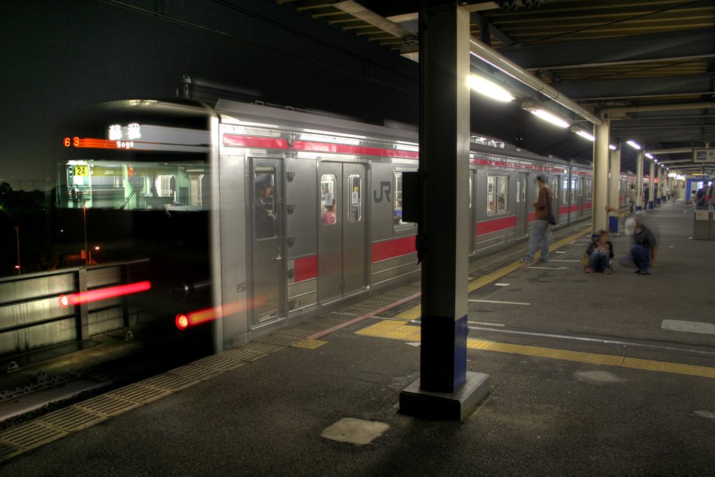 Keiyo Line leaving eastbound from Shin-Kiba (123) by www.tokyoform.com