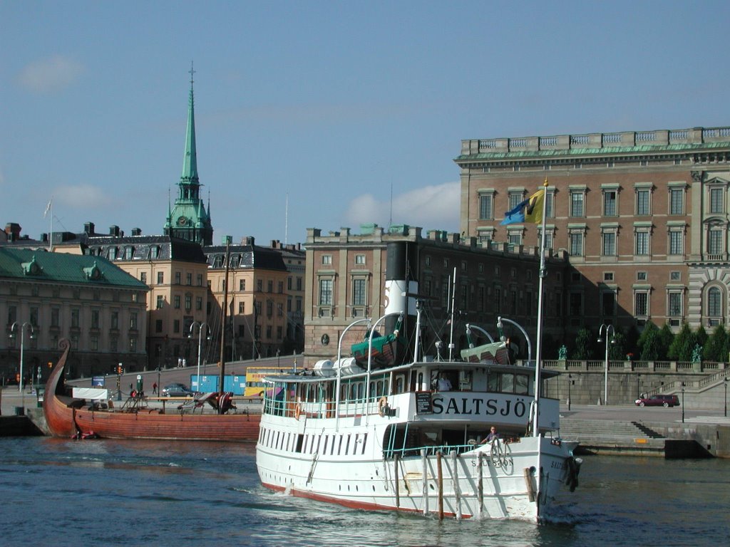 Royal Palace, steamboat Saltsjön, august 2000 by Theodor Stenevang Kl…