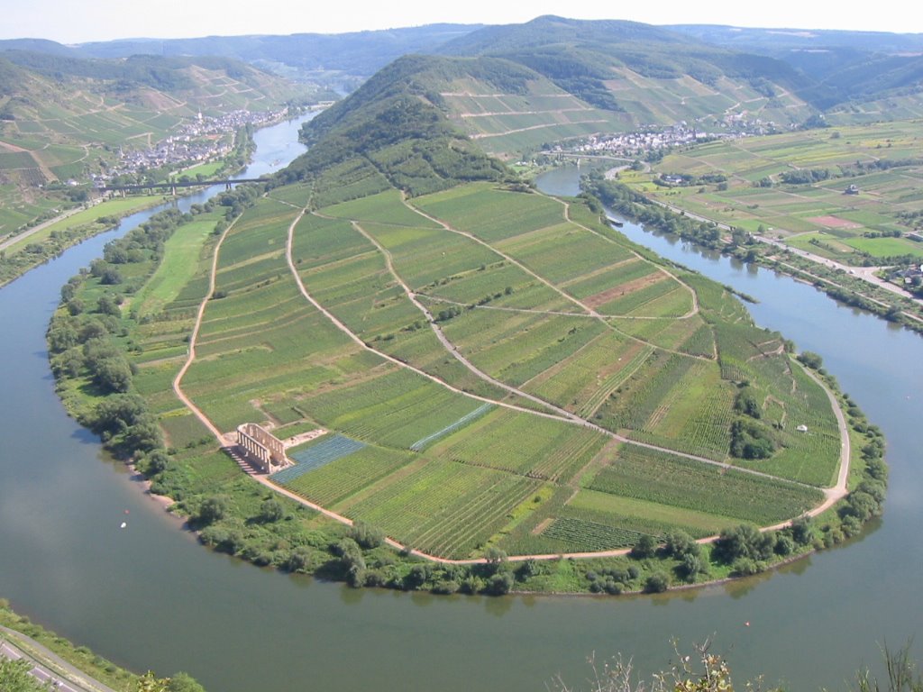 Ruin of Monastery Stuben/Mosel by Philanthrop