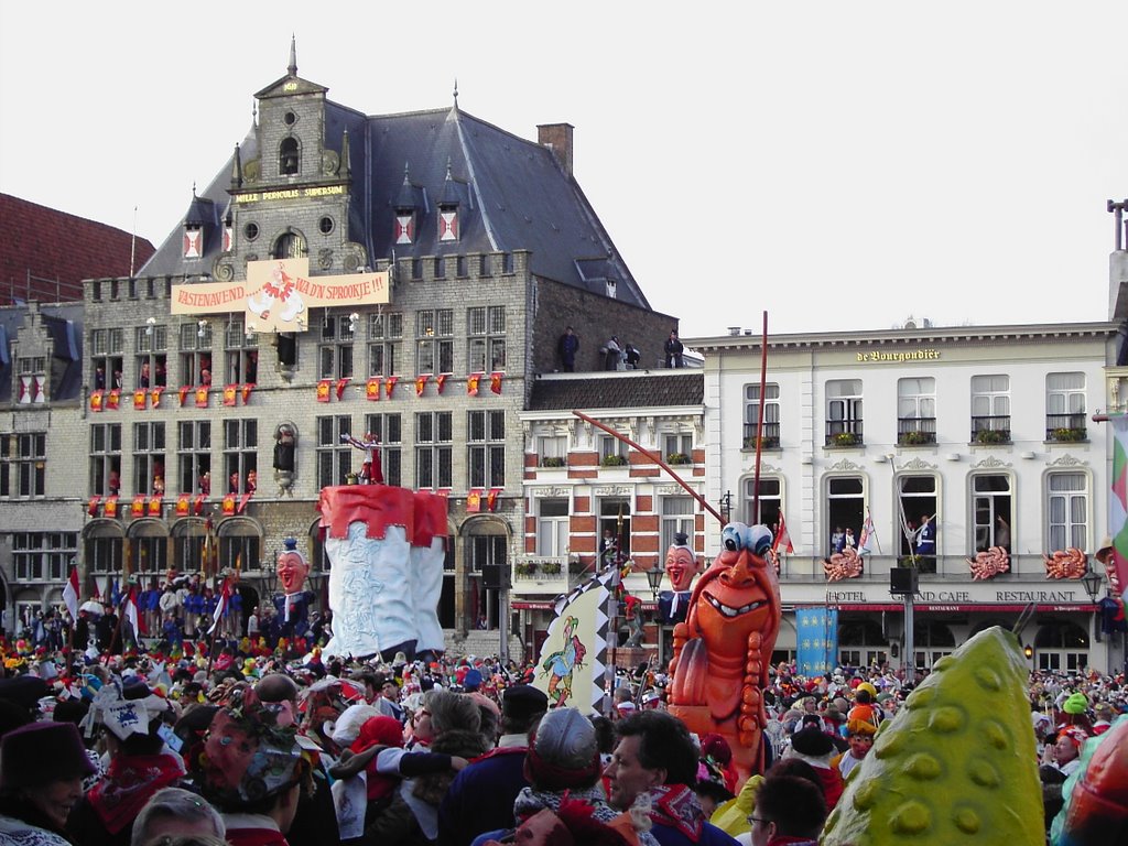 Grote Markt Bergen op Zoom by mischjazeker