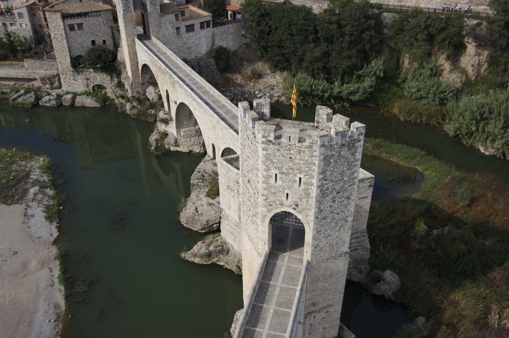 Besalú by globusvisio