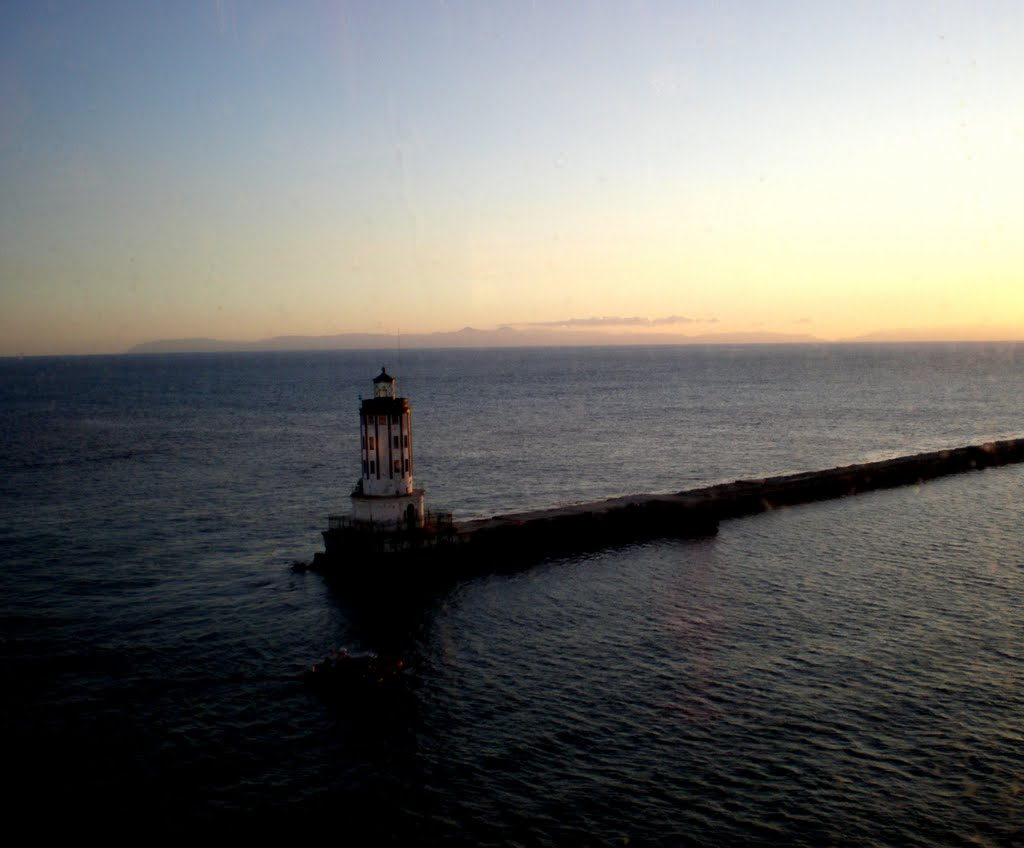 Las Angelos Harbor Light, Looking Southwest, Autumn 2009 by EnochHenderson