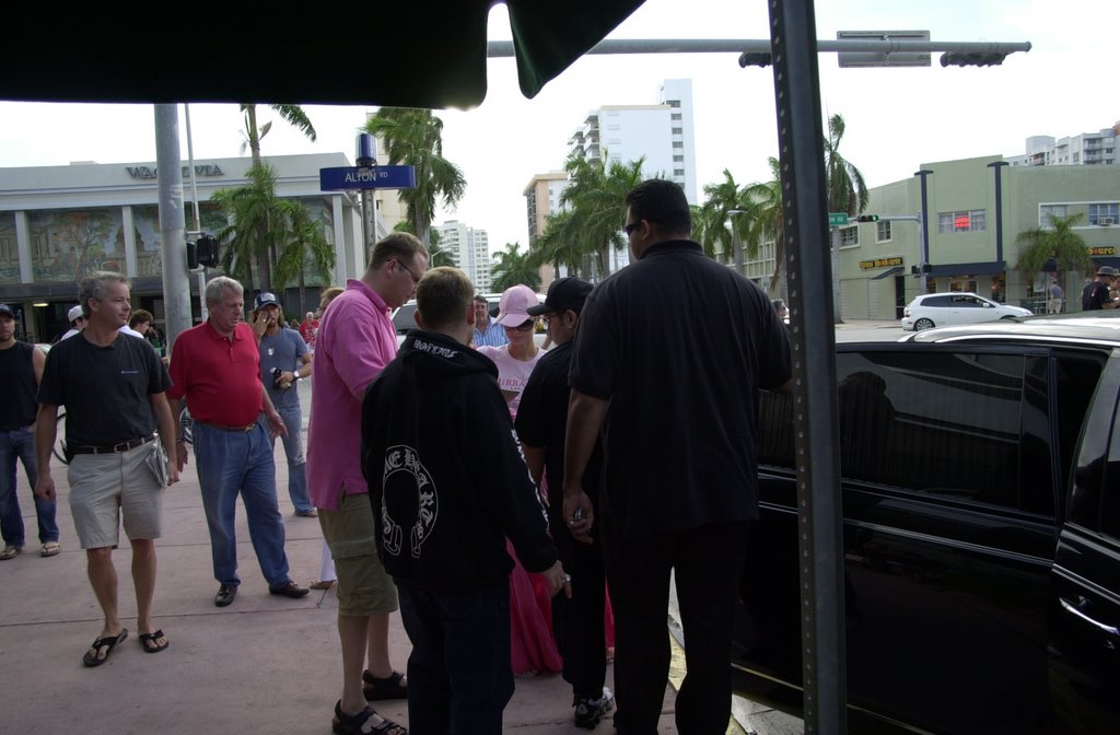 KARSTEN MADSEN WITH PARIS HILTON OUTSIDE LINCOLN CINEMA SUMMER 2005 by worldmailuser@gmail.…