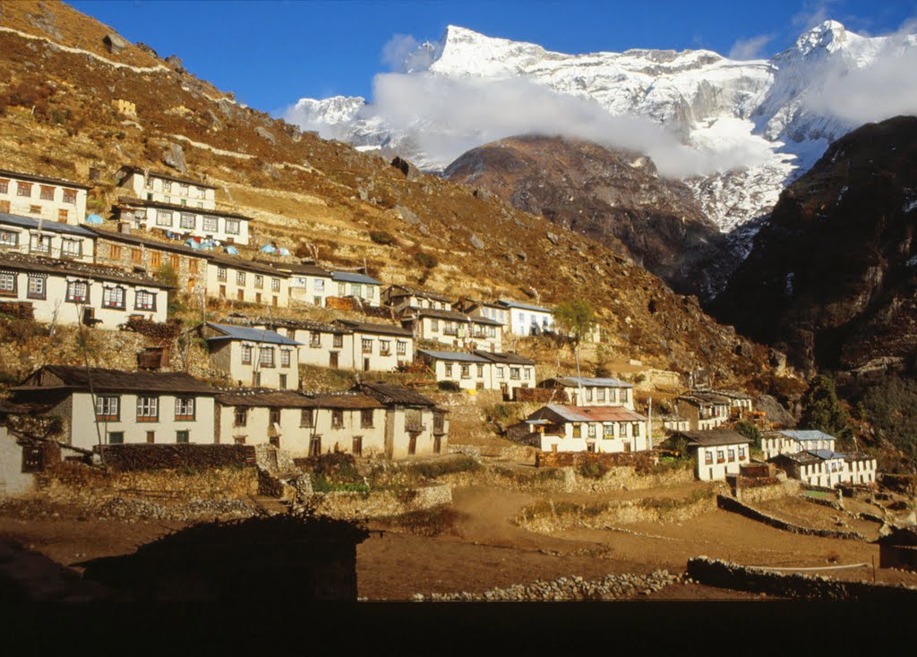 Namche Bazar 1989 by mathiassw