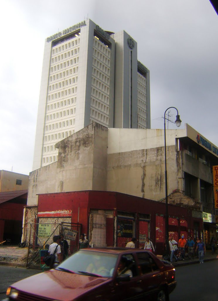 Edificio del Banco Nacional de Costa Rica by LUIS PALMA