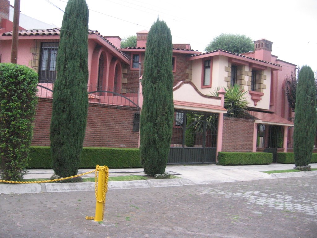 Casa en el Fracc La Virgen, Metepec Mexico by ~☂slavva☂~