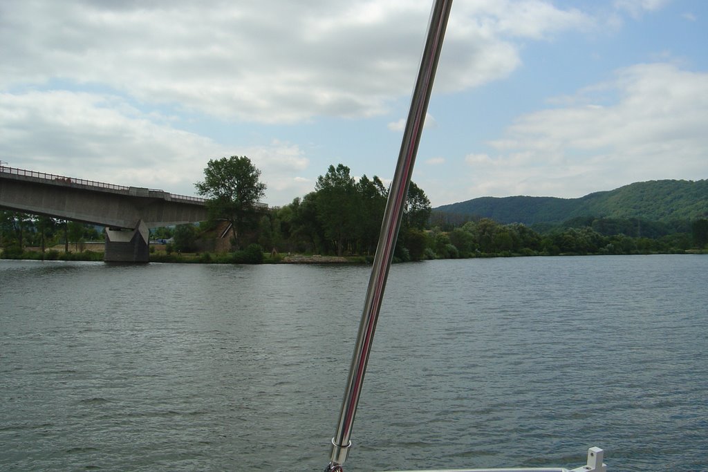 Mosel, oberhalb Trier, Abzweigung in die Saar by Max-Paul Kessler