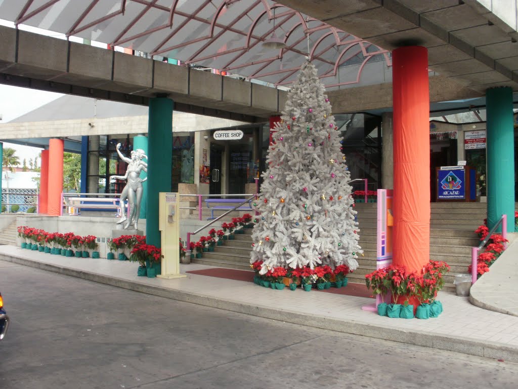 Pattaya Second Road. Jan 2010 by Gerold Vluggen