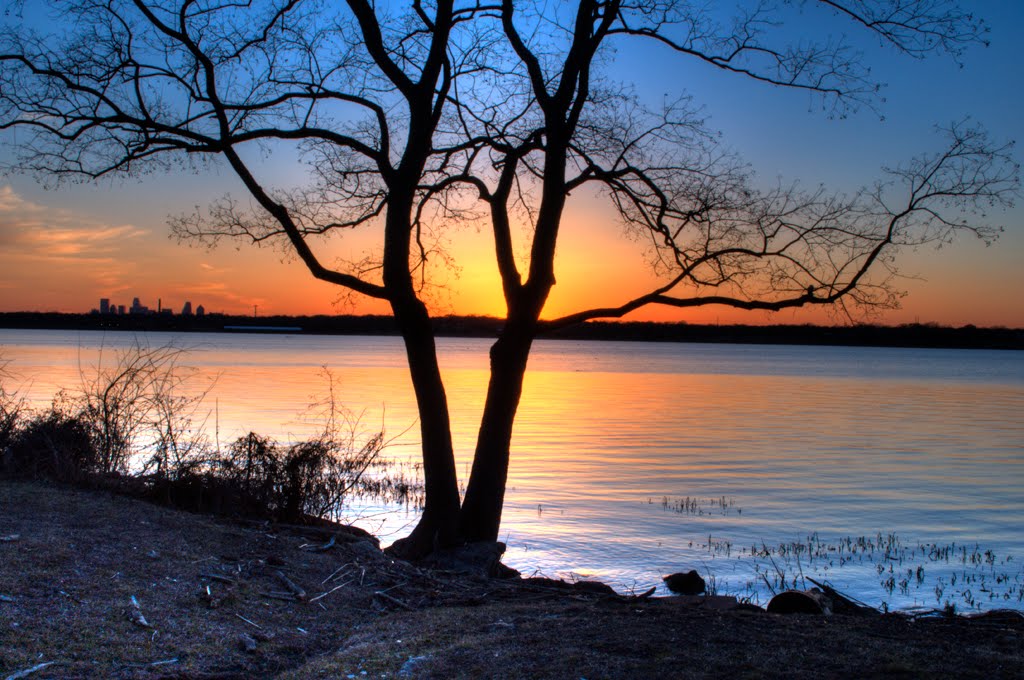 HDR White Rock Lake 2 by Brilhasti