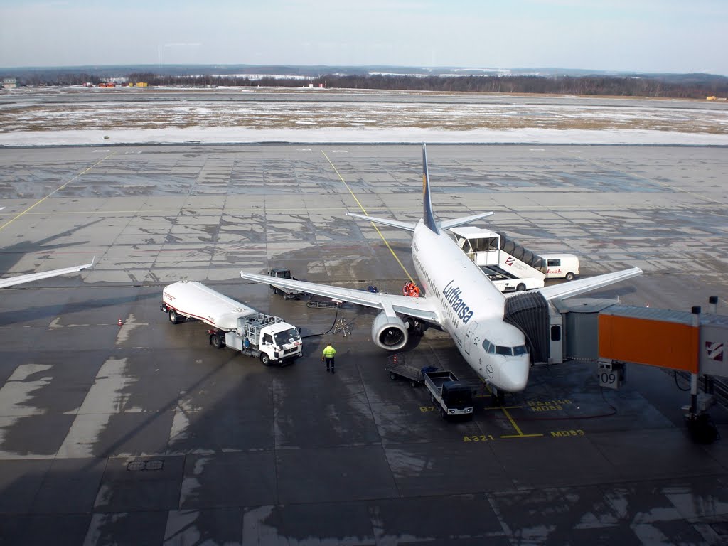 Boeing 737-300 beim betanken by killerspargel79