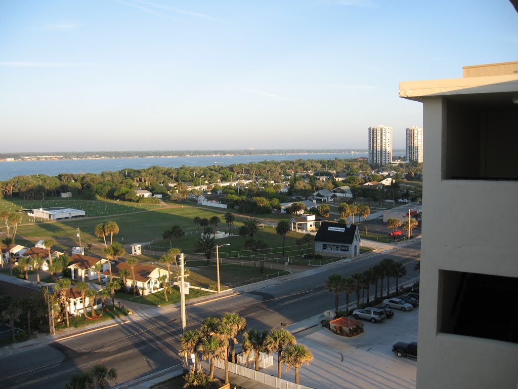 Daytona Beach, Florida, USA by okkaribe