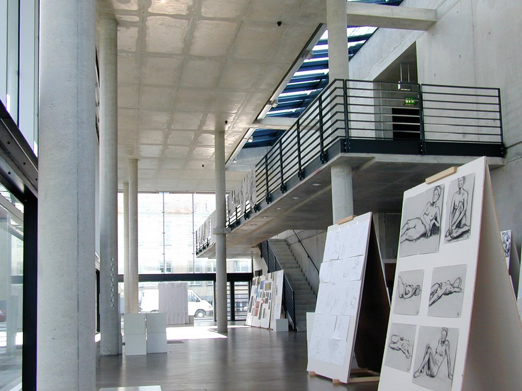 Hochschule Anhalt (FH), Foyer Gebäude 04, Dessau by Anja Müller