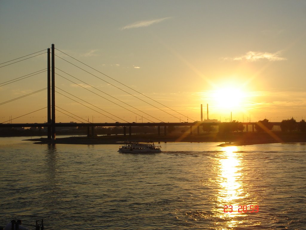 Düsseldorf-Unterbilk, Düsseldorf, Germany by Krashtik