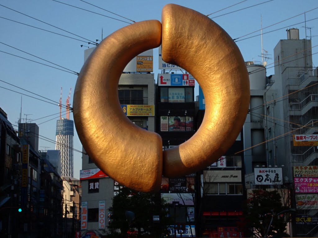 An object in front of Kinshicho station by taoy