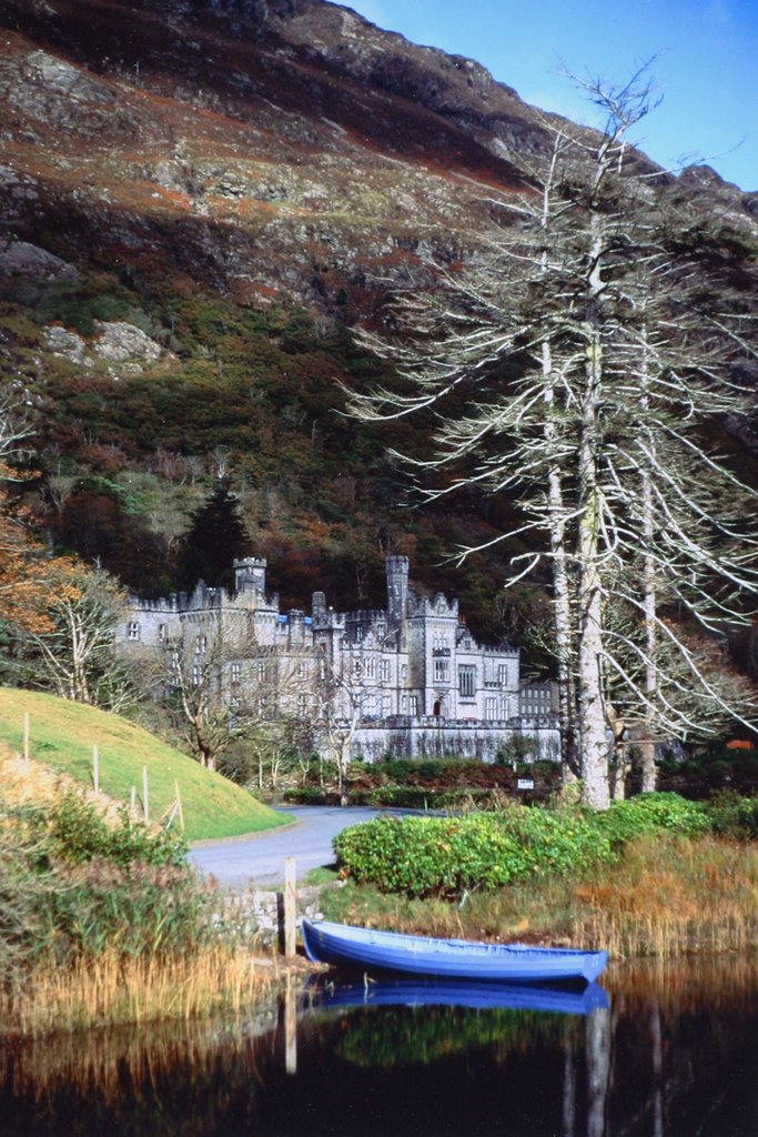 Kylemore abbey connemara by Valter Galvani