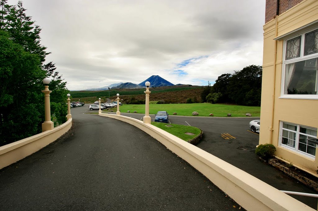 Mt.Ngauruhoe from The Chateau by Fritz Schöne