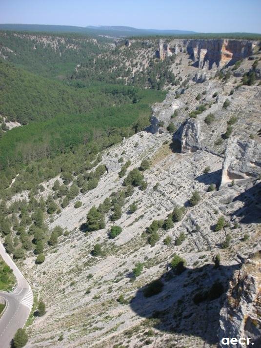 Paredes del final del cañón del Rio Lobos. by angel.ecr