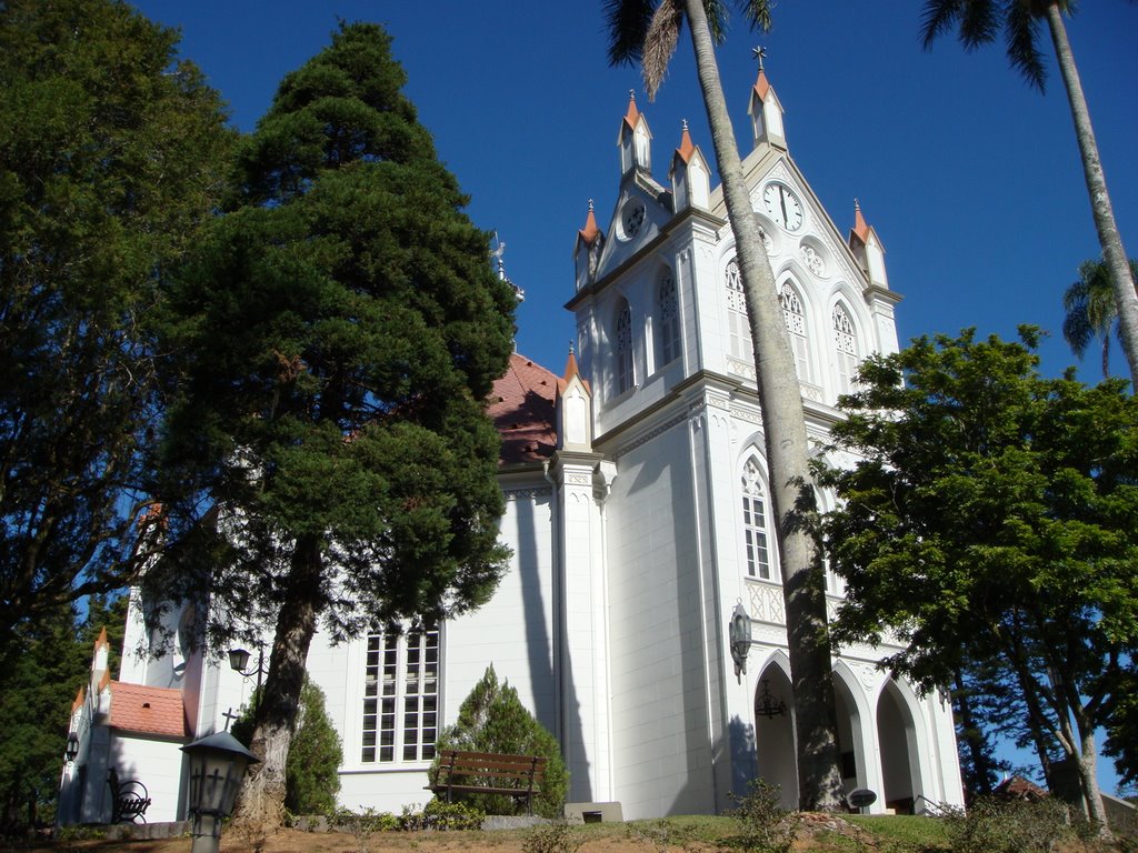 Igreja Luterana Centro de Blumenau by Roni Vahldiek