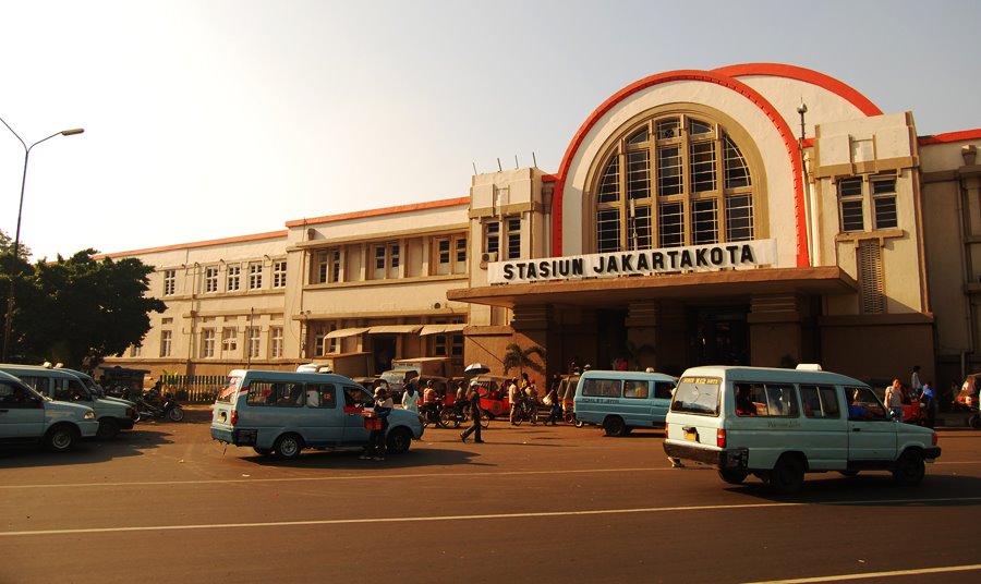 Jakarta Kota Railway Station by galihsatria