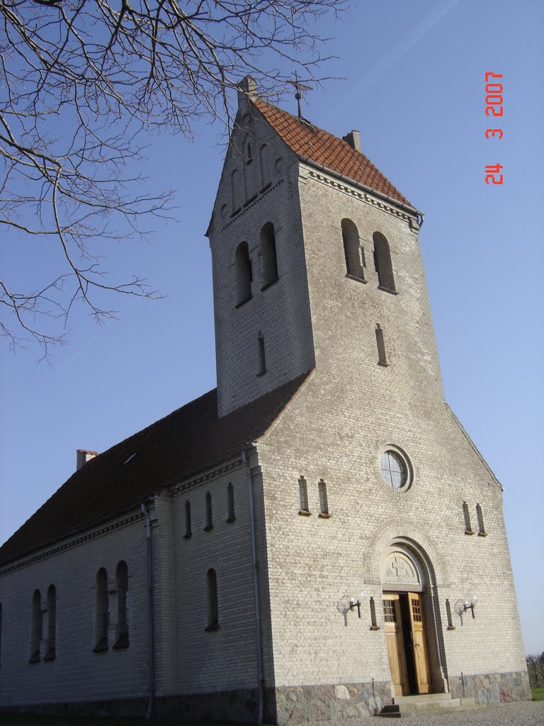 Røjleskov Kirke by Soeren Soerensen