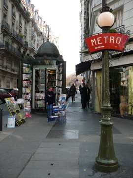 A la station Lamarck Caulaincourt (2) by zagreus