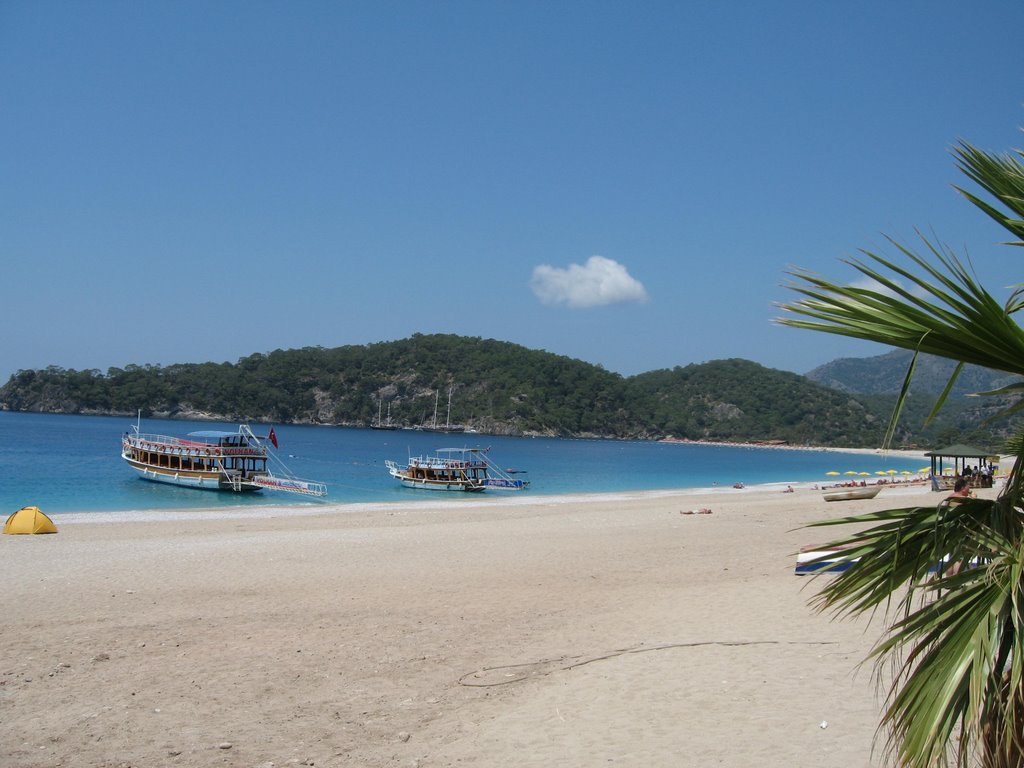 Beach at Olu Deniz by Sue Adair