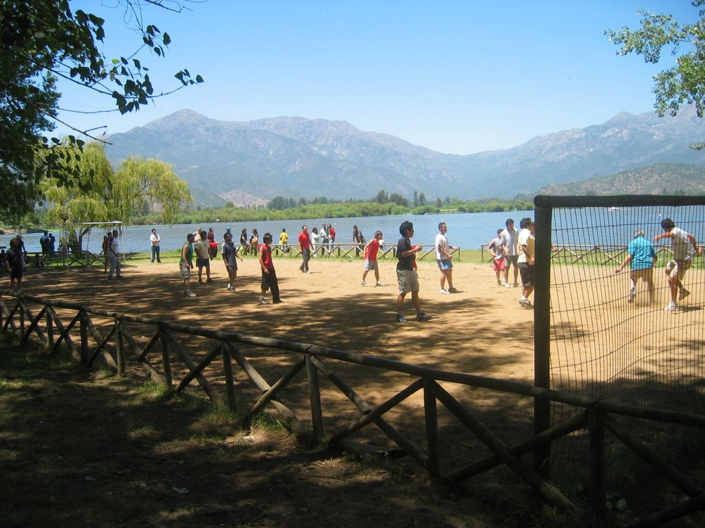 Pintué: Cancha Baby-futbol by Javier Fuenzalida