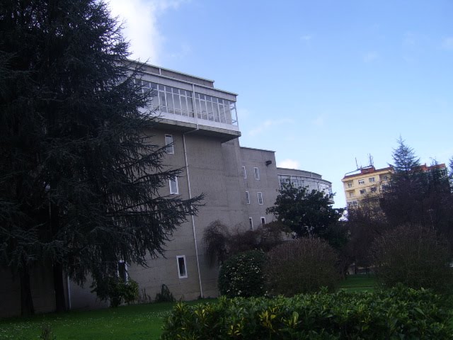 Fachadas dos internados da universidade laboral de ourense by rafaeliux