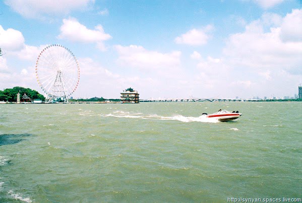 Liyuan park / 蠡园 (film: ProFoto 100) by John Shen