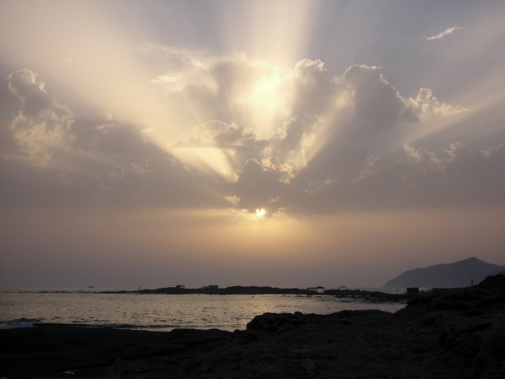 Sunset near torre Argentina by Gyve