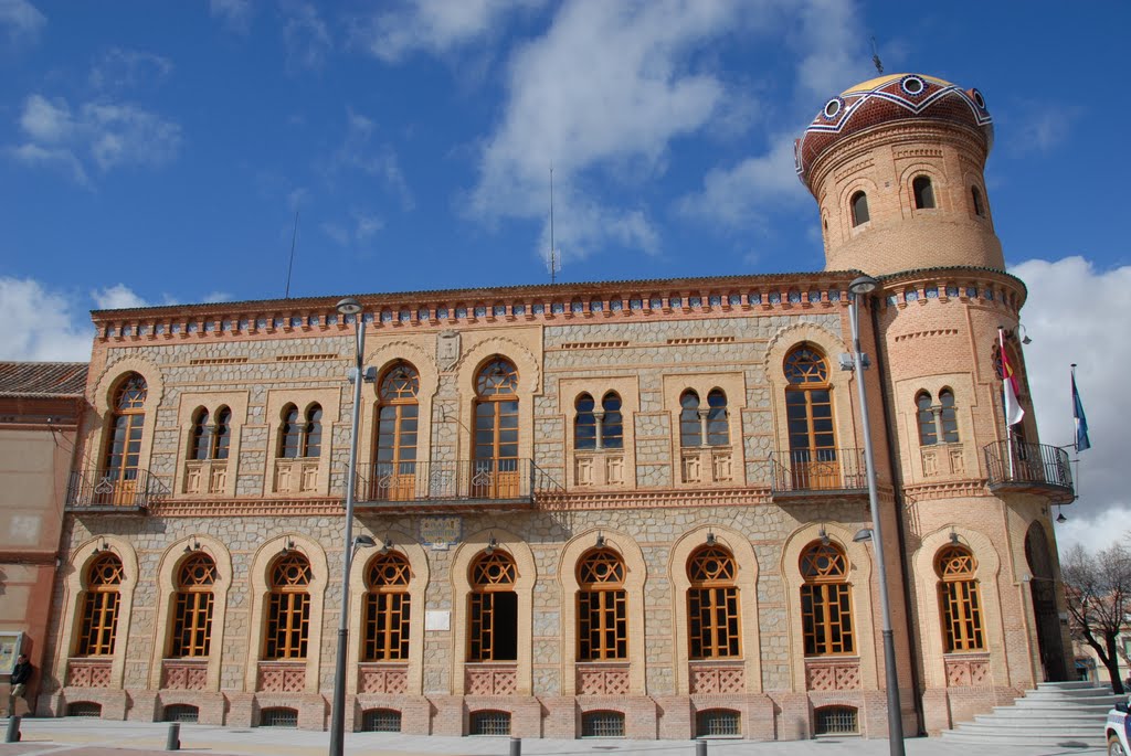 Ayuntamiento de Mora by Enrique Fernandez Marcote