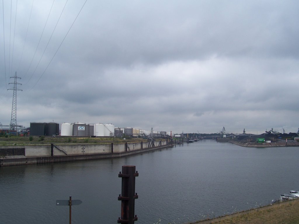 Il porto di Duisburg visto da Pont Wert by EnzoCagnetta