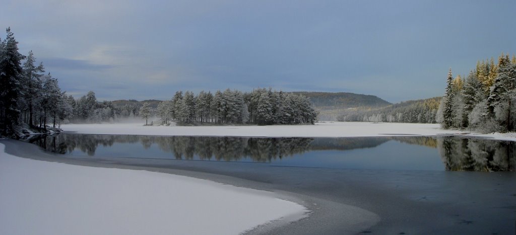 Looking north at Skjærsjøen - Nordmarka by Snemann