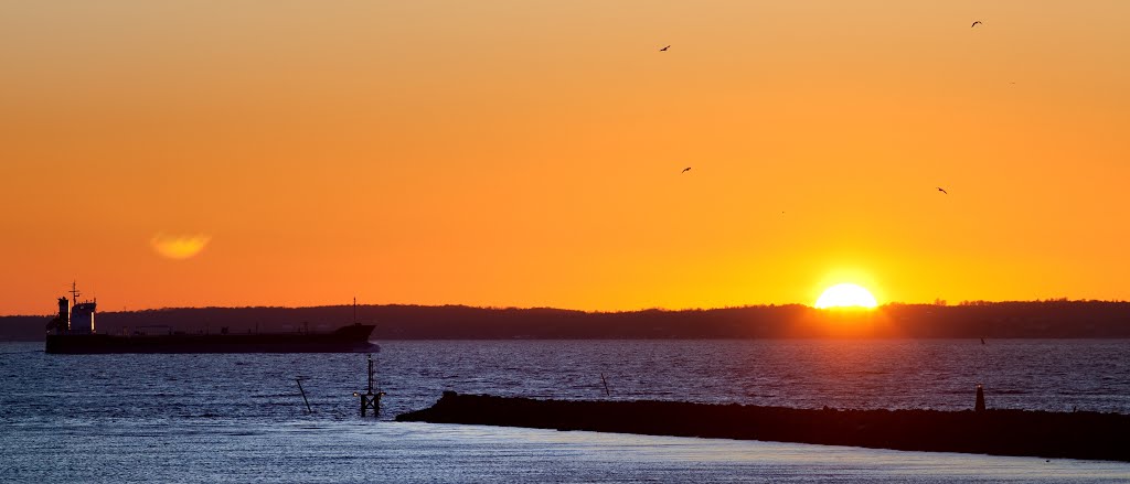 Öresund sunset by Håkan Dahlström