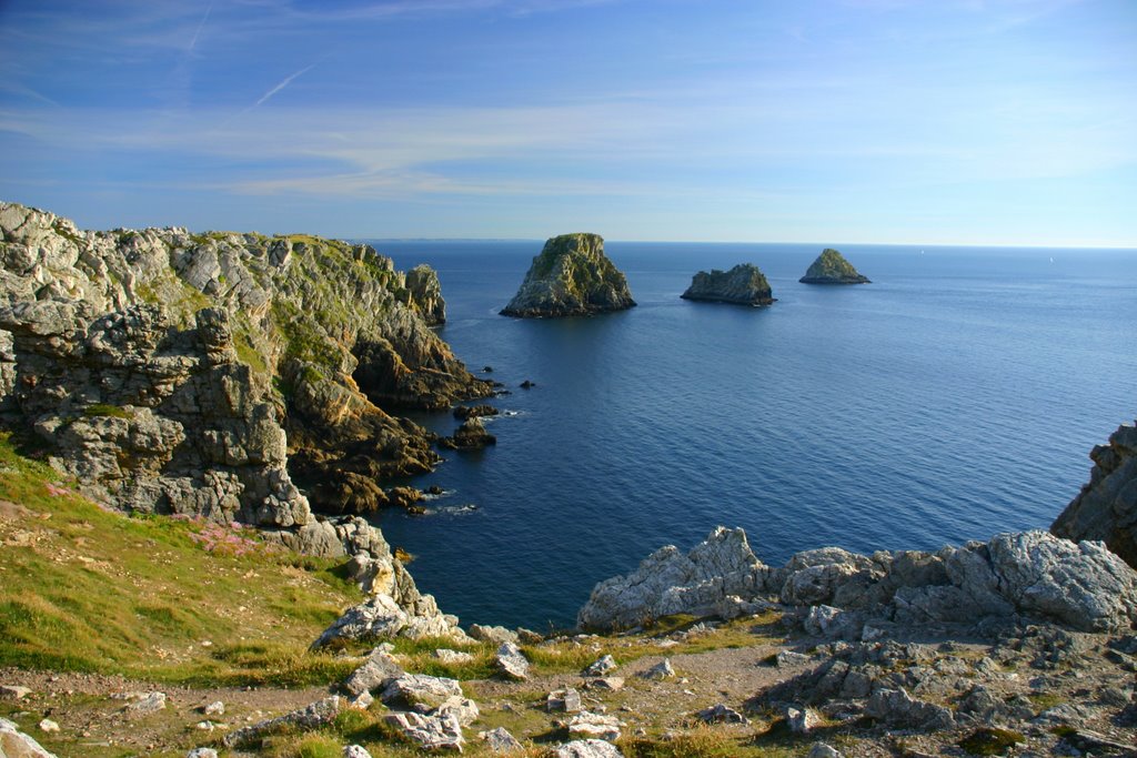 Les tas de Pois - Pointe de Penhir by Jean-Luc Garotin