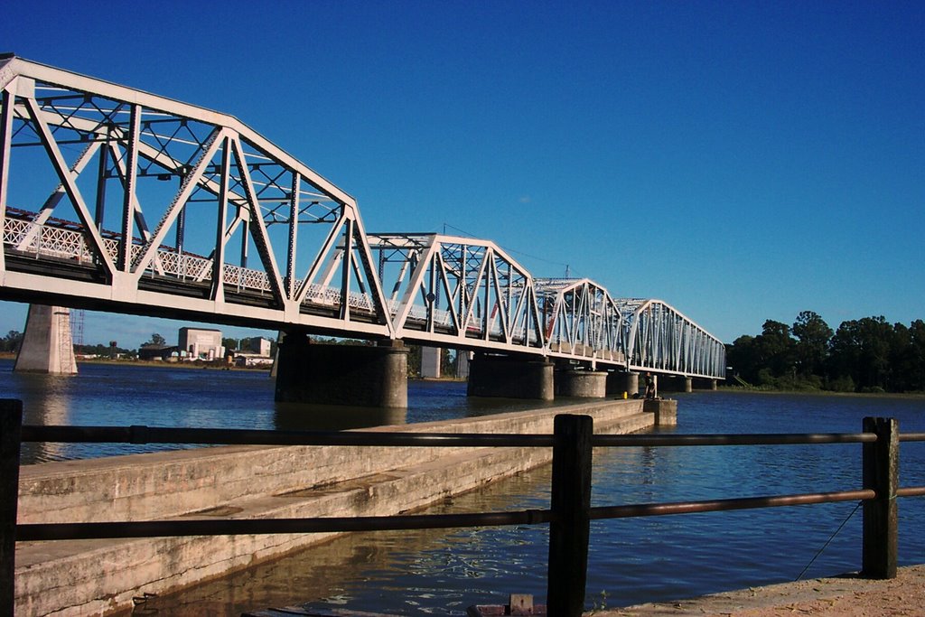 Puente Santiago Vazquez (antiguo) by Hugo.J.Ghisolfo