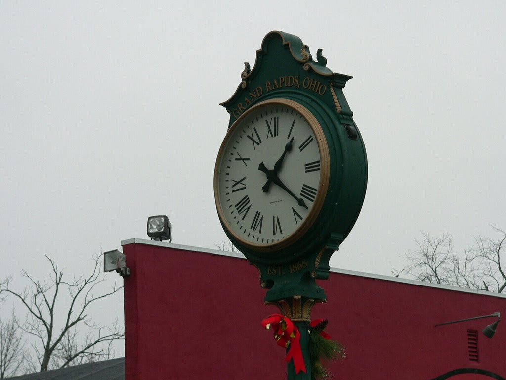 Grand Rapids, Ohio Town Clock by marada