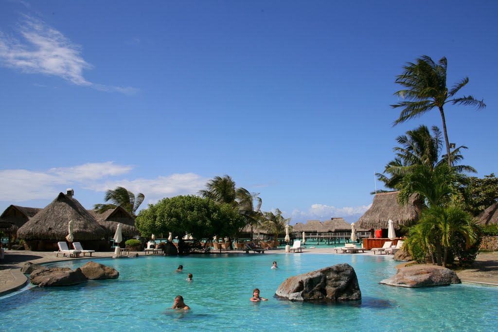 Hilton Moorea Lagoon and Spa, Moorea, Archipel de la Société, Polynésie française, France by Hans Sterkendries