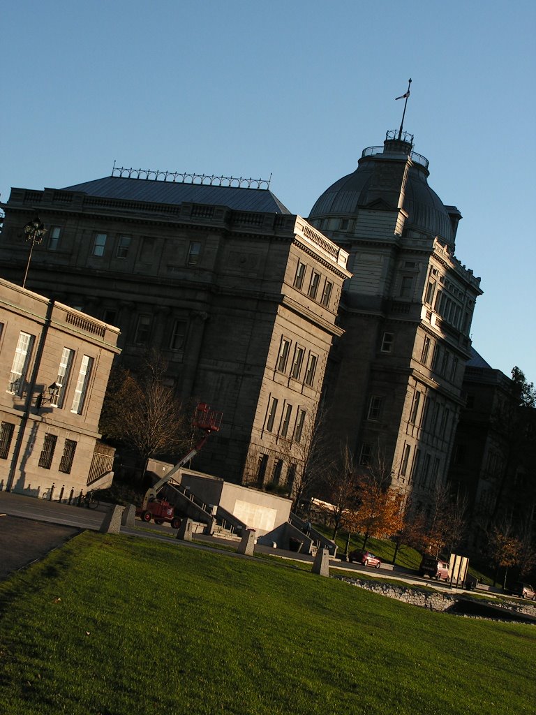 Hôtel de Ville de Montréal by Michaël Giguère