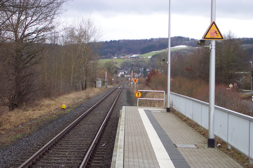 Strecke mit Bahnübergang by Hurrug