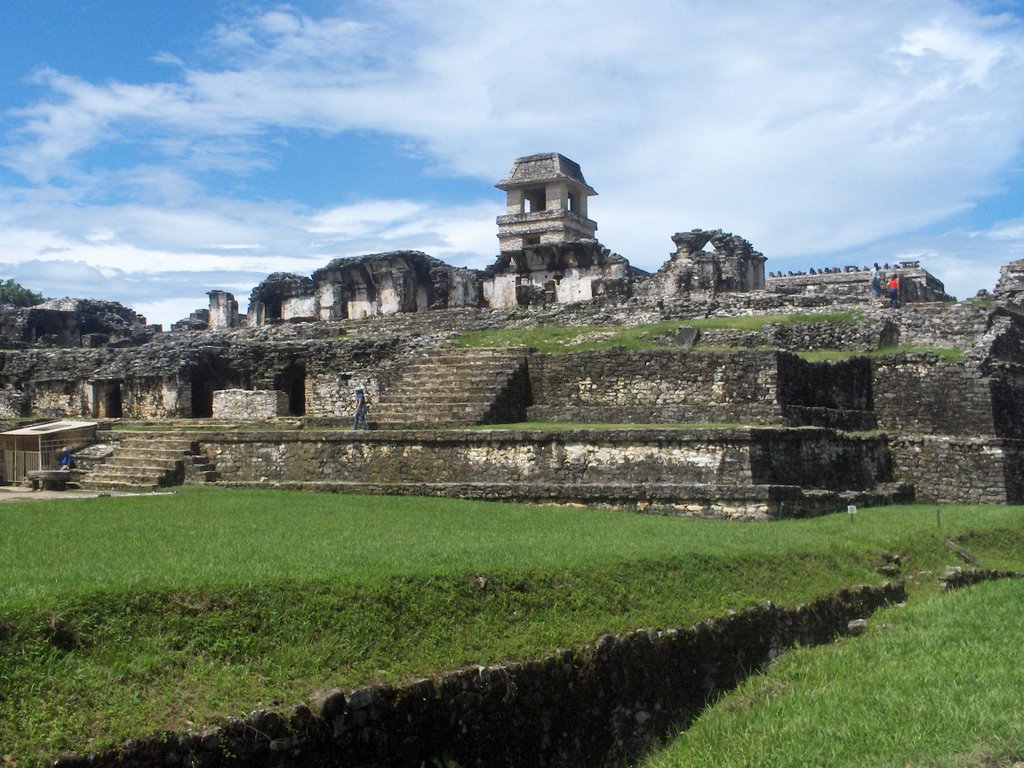 Castillo de Palenque en Chiapas by Mario Reyna Bonilla