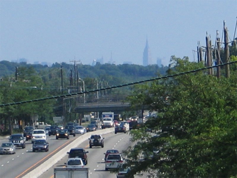 Zoom view, Rte 17/Linwood Ave pedestrian bridge by estatik