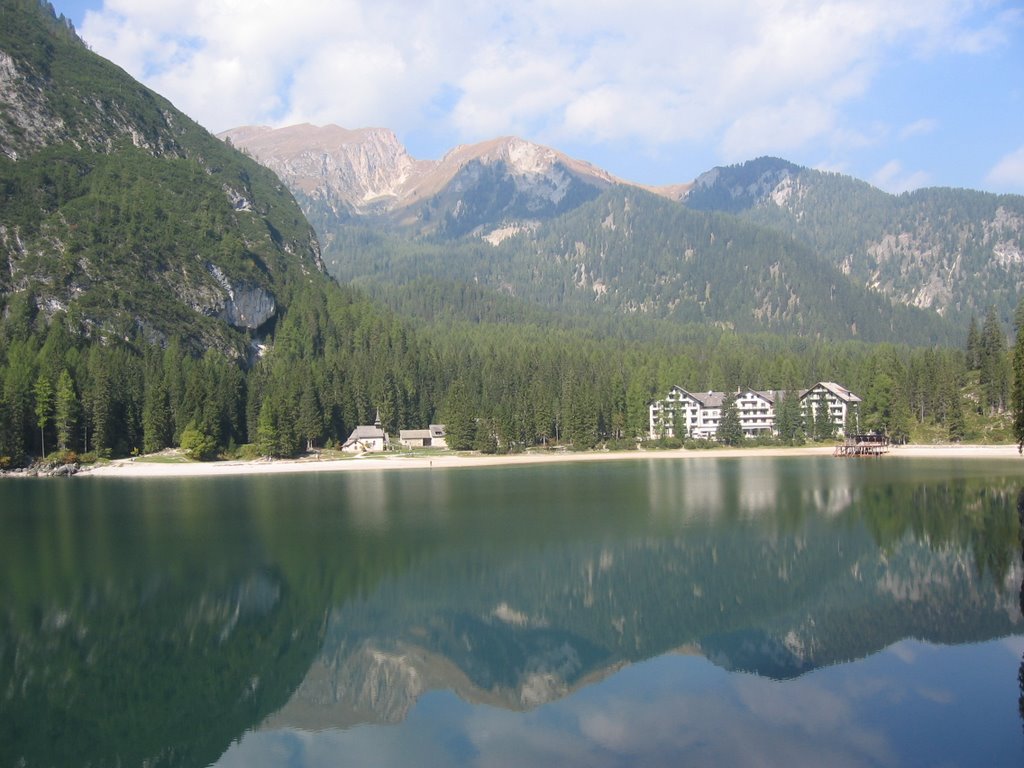 Pragser Wildsee by Oliver Gintner