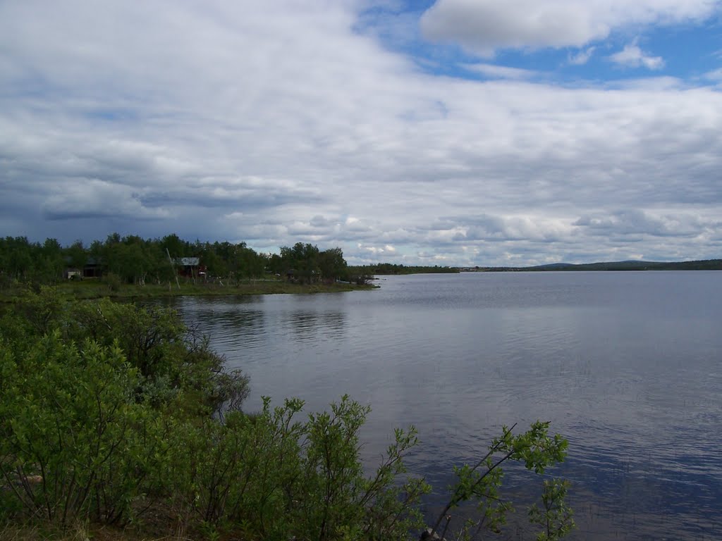 Sul lago Kaalasjarvi by gianingiro